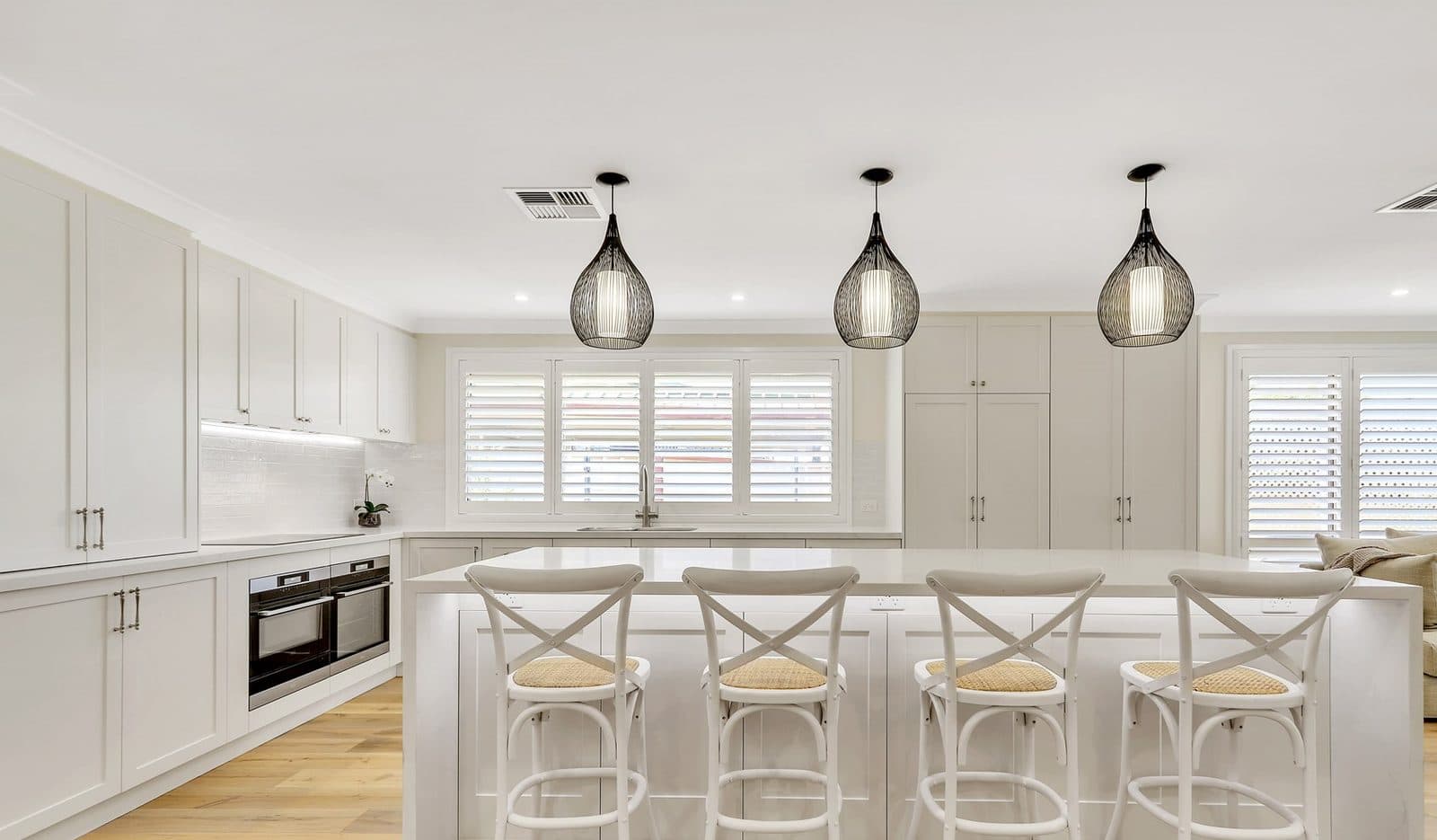 White Hamptons, classic perfection - custom hamptons kitchen in Greater Sydney by Kitchen Envy